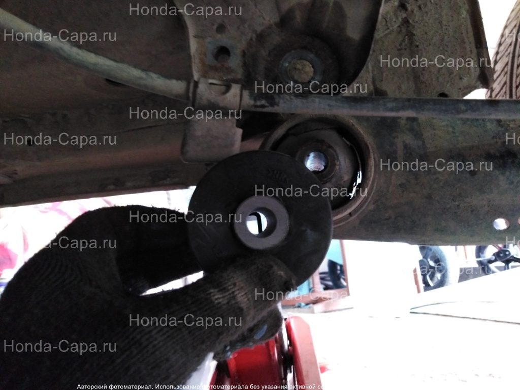 замена сайлентблоков задней балки Honda Capa